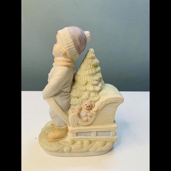 Vintage Bringing Home The Tree Figurine 1980's Christmas Around The World - Picture 5 of 12